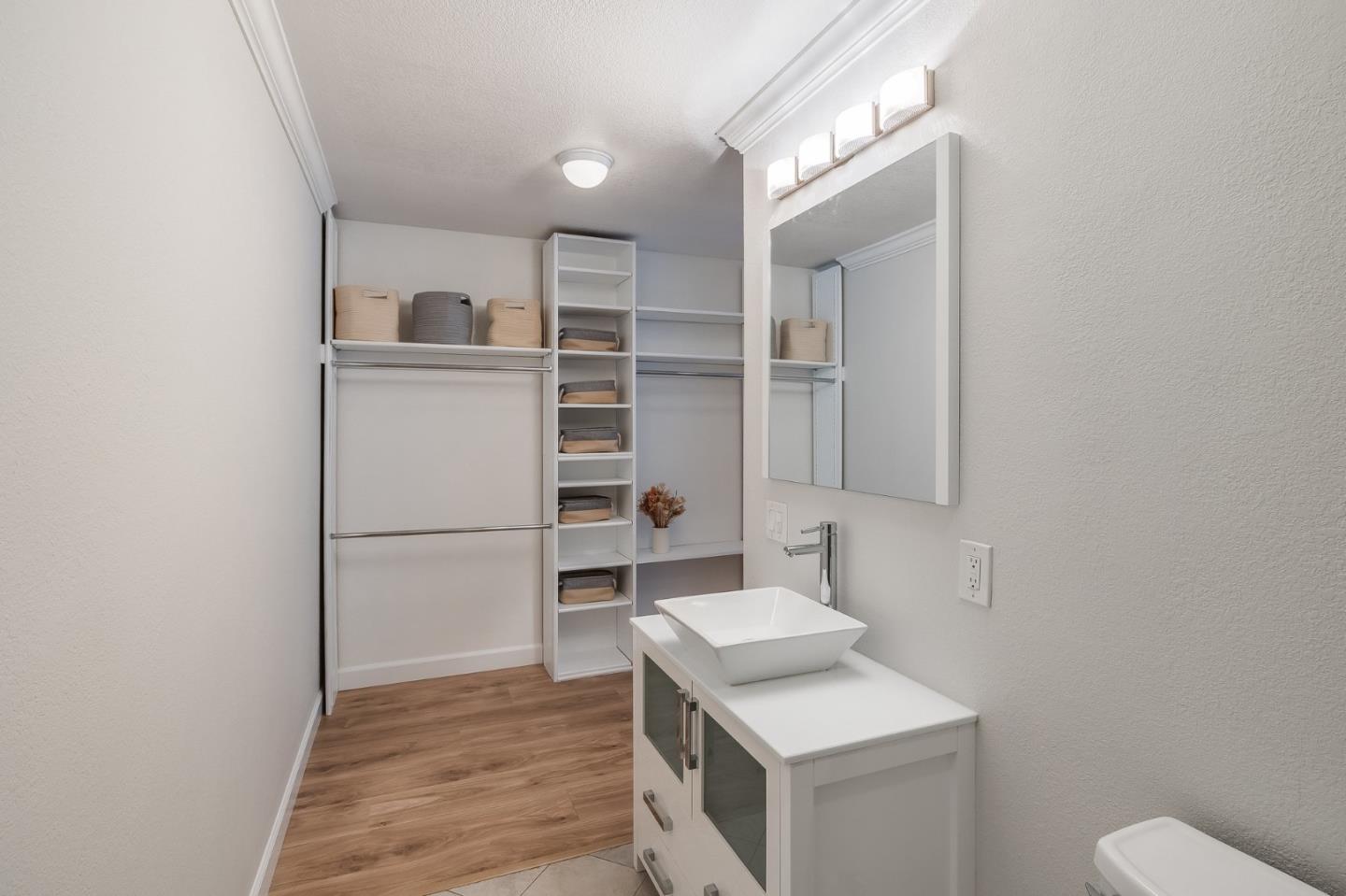 Detail Gallery Image 18 of 32 For 3378 Brittan Ave #3,  San Carlos,  CA 94070 - 2 Beds | 2 Baths