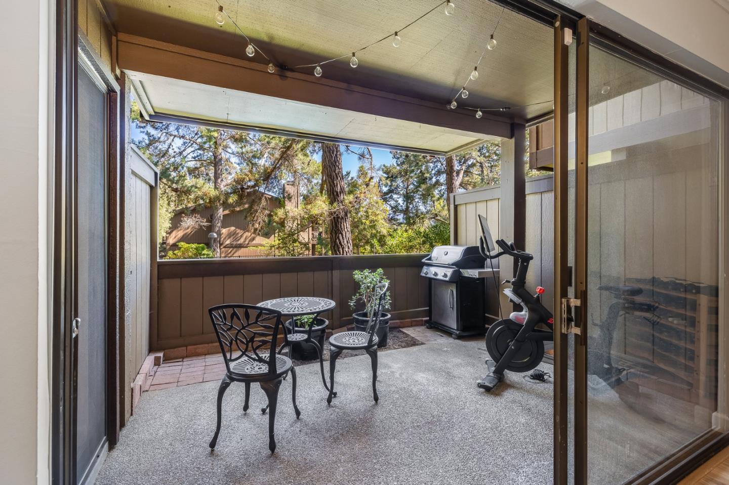 Detail Gallery Image 22 of 32 For 3378 Brittan Ave #3,  San Carlos,  CA 94070 - 2 Beds | 2 Baths