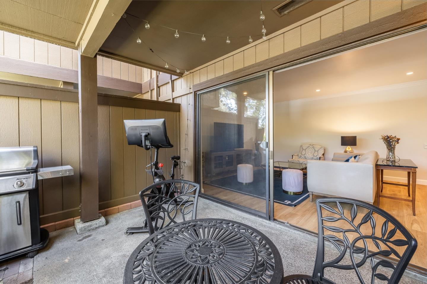Detail Gallery Image 24 of 32 For 3378 Brittan Ave #3,  San Carlos,  CA 94070 - 2 Beds | 2 Baths