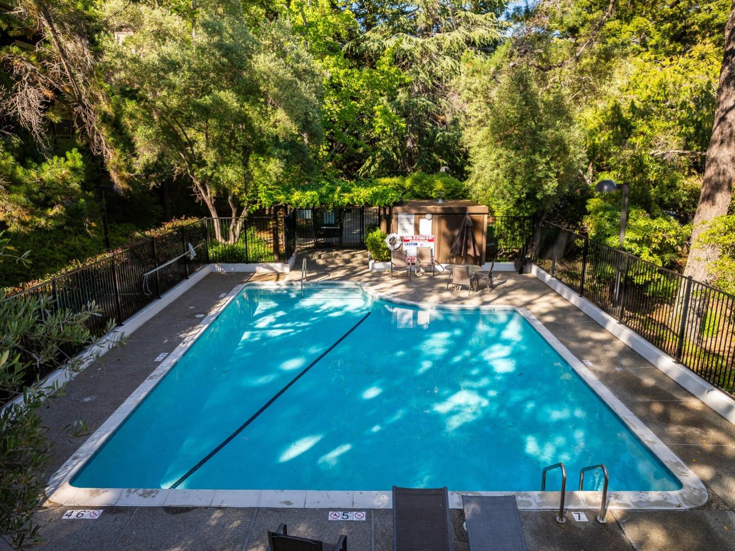 Detail Gallery Image 27 of 32 For 3378 Brittan Ave #3,  San Carlos,  CA 94070 - 2 Beds | 2 Baths