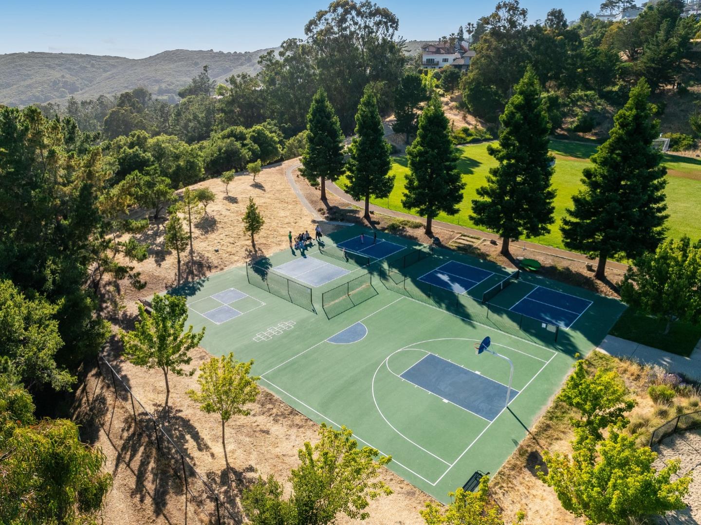 Detail Gallery Image 30 of 32 For 3378 Brittan Ave #3,  San Carlos,  CA 94070 - 2 Beds | 2 Baths