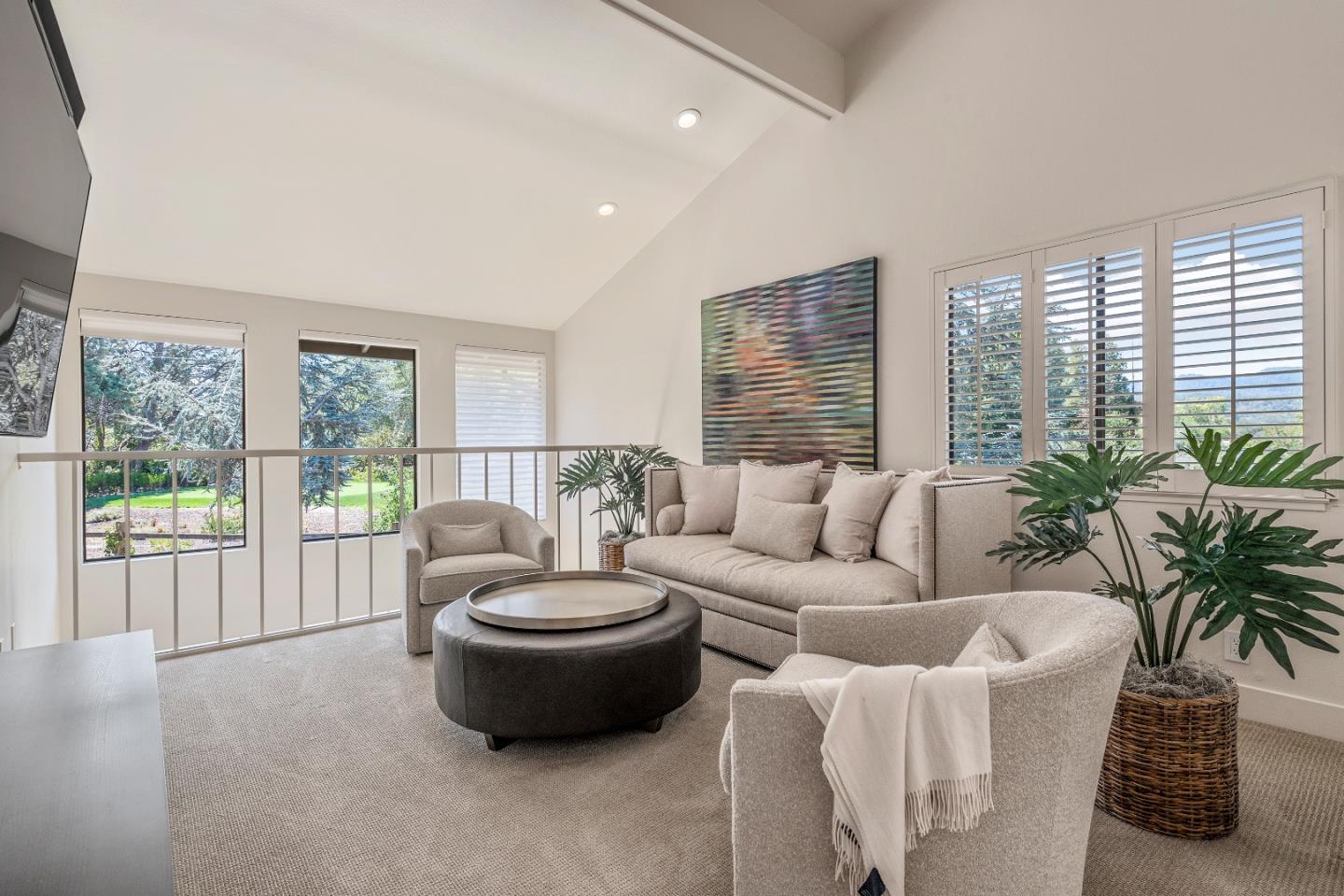 Detail Gallery Image 11 of 23 For 700 Sand Hill Cir, Menlo Park,  CA 94025 - 3 Beds | 2/1 Baths