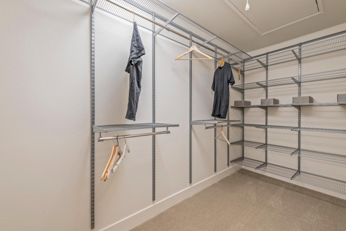 Detail Gallery Image 15 of 23 For 700 Sand Hill Cir, Menlo Park,  CA 94025 - 3 Beds | 2/1 Baths