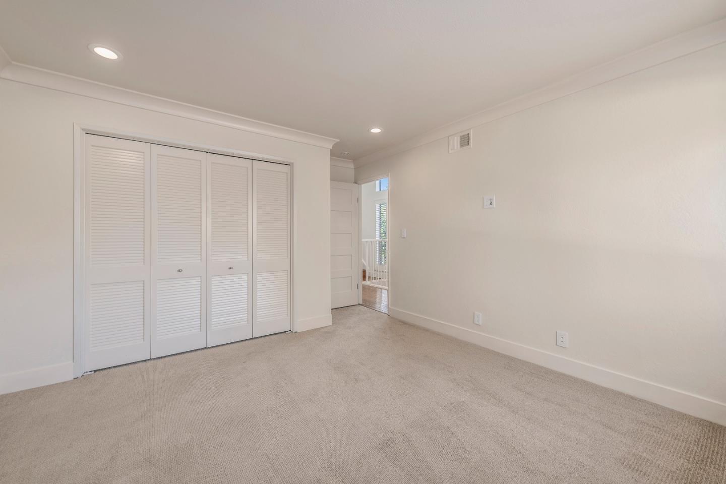 Detail Gallery Image 17 of 23 For 700 Sand Hill Cir, Menlo Park,  CA 94025 - 3 Beds | 2/1 Baths