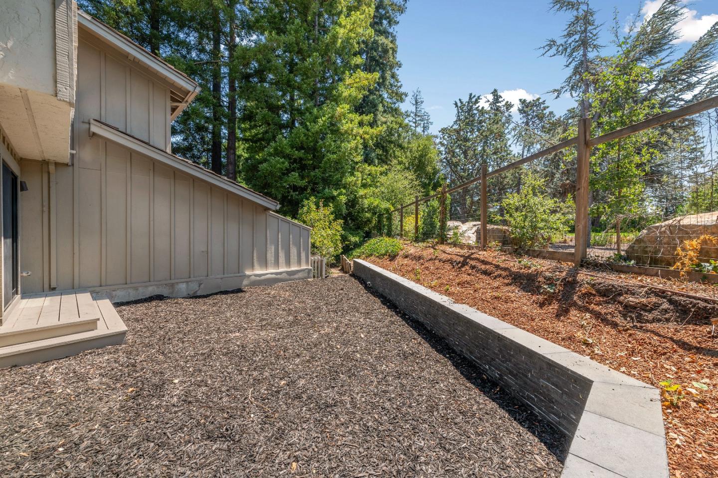 Detail Gallery Image 22 of 23 For 700 Sand Hill Cir, Menlo Park,  CA 94025 - 3 Beds | 2/1 Baths