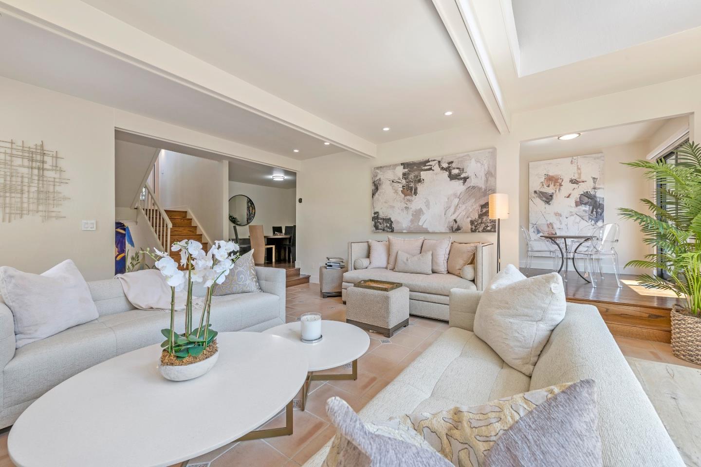 Detail Gallery Image 4 of 23 For 700 Sand Hill Cir, Menlo Park,  CA 94025 - 3 Beds | 2/1 Baths