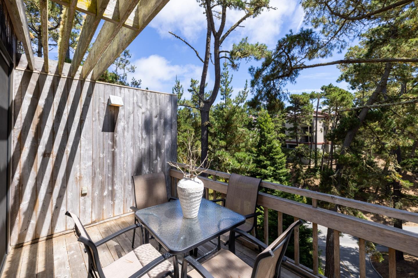 Detail Gallery Image 11 of 46 For 24520 Outlook Dr #8,  Carmel,  CA 93923 - 3 Beds | 2 Baths