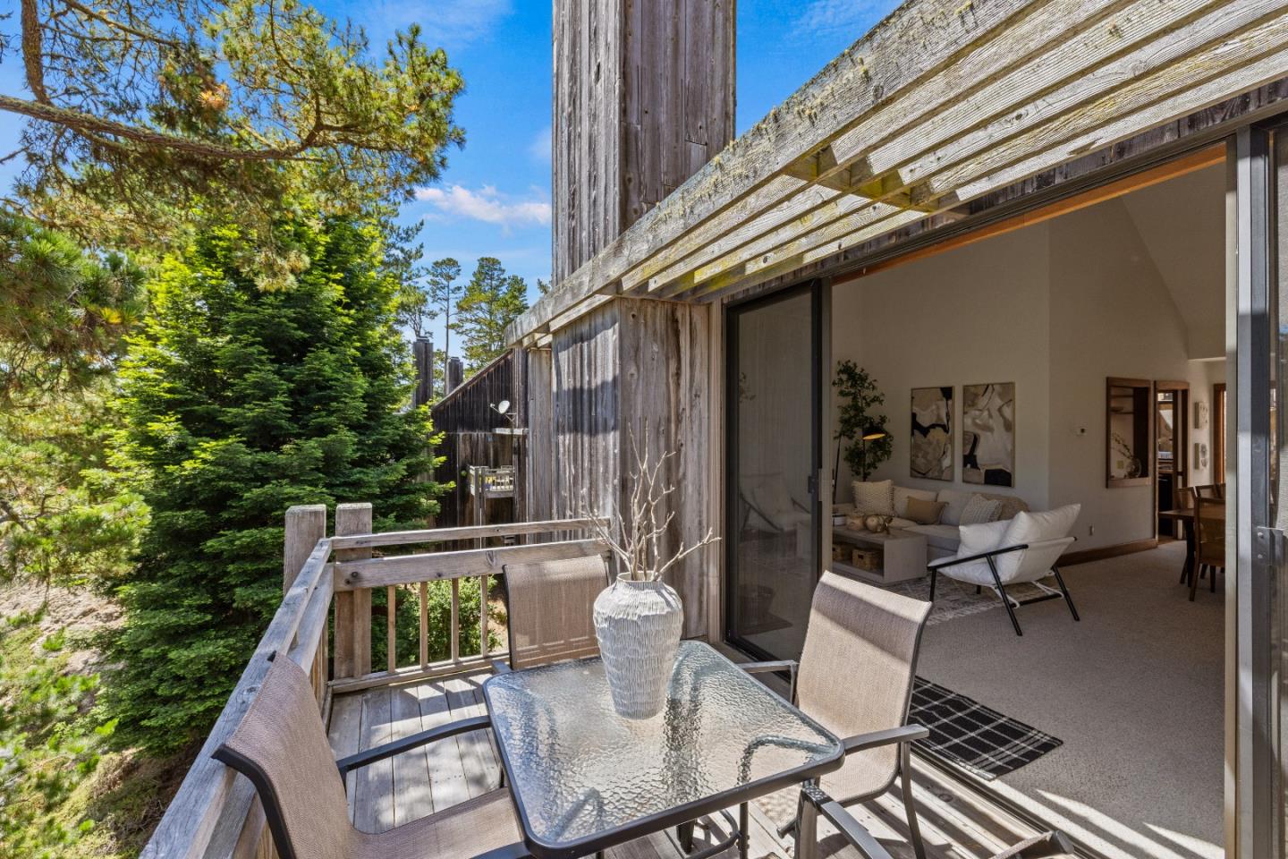 Detail Gallery Image 12 of 46 For 24520 Outlook Dr #8,  Carmel,  CA 93923 - 3 Beds | 2 Baths