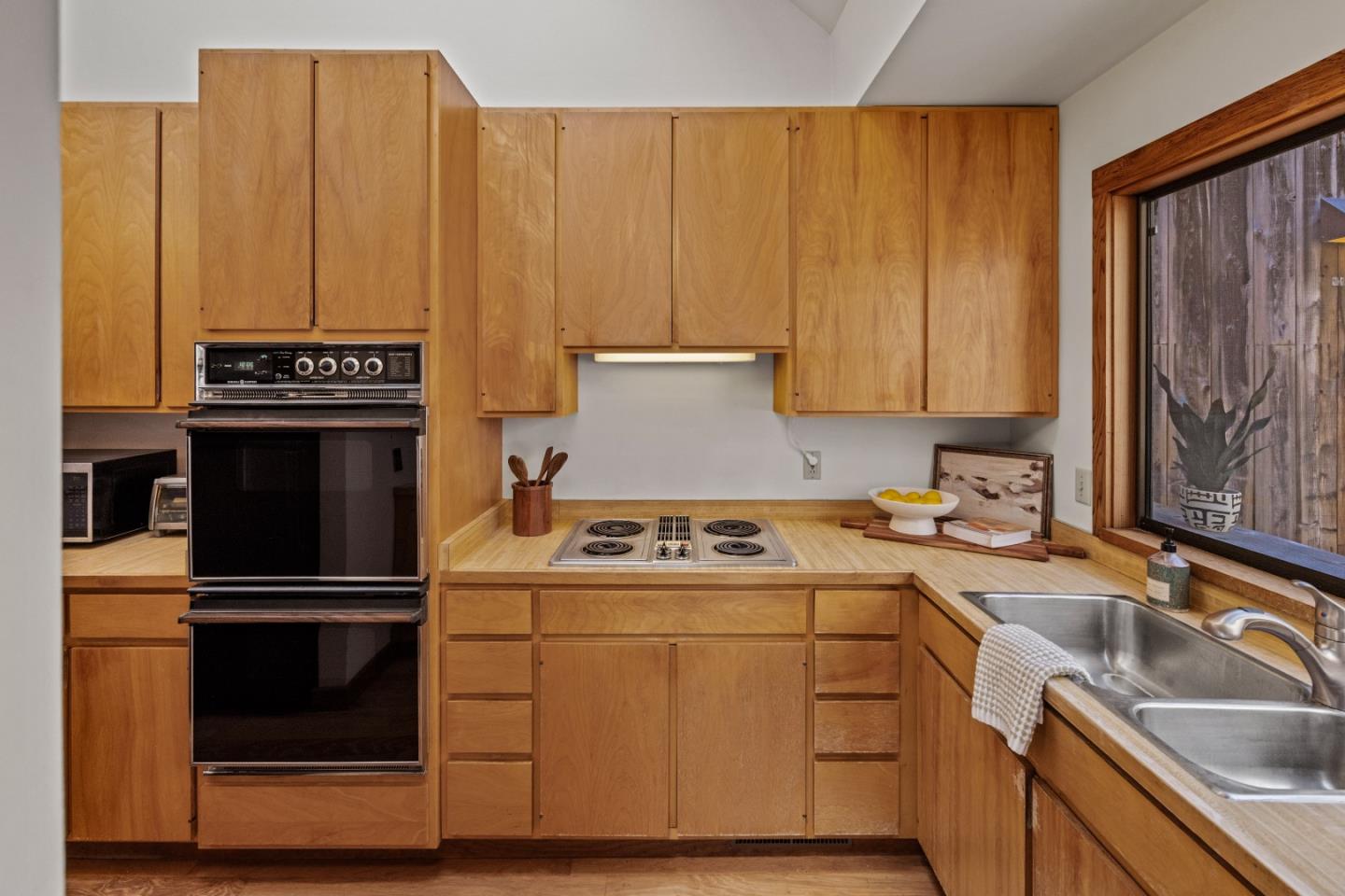 Detail Gallery Image 15 of 46 For 24520 Outlook Dr #8,  Carmel,  CA 93923 - 3 Beds | 2 Baths