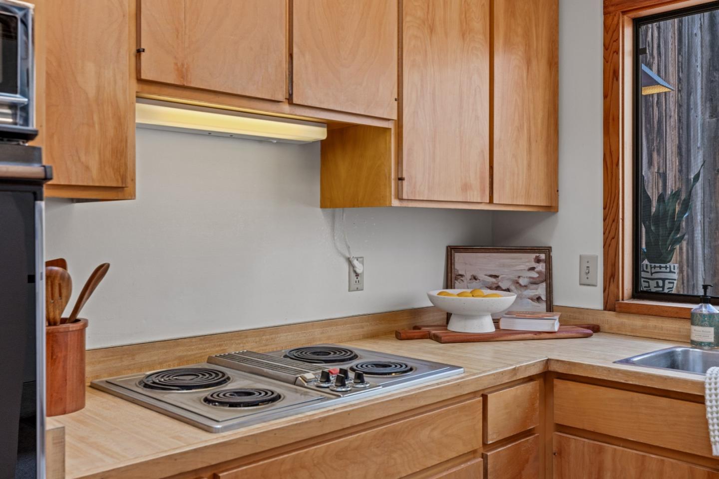 Detail Gallery Image 16 of 46 For 24520 Outlook Dr #8,  Carmel,  CA 93923 - 3 Beds | 2 Baths