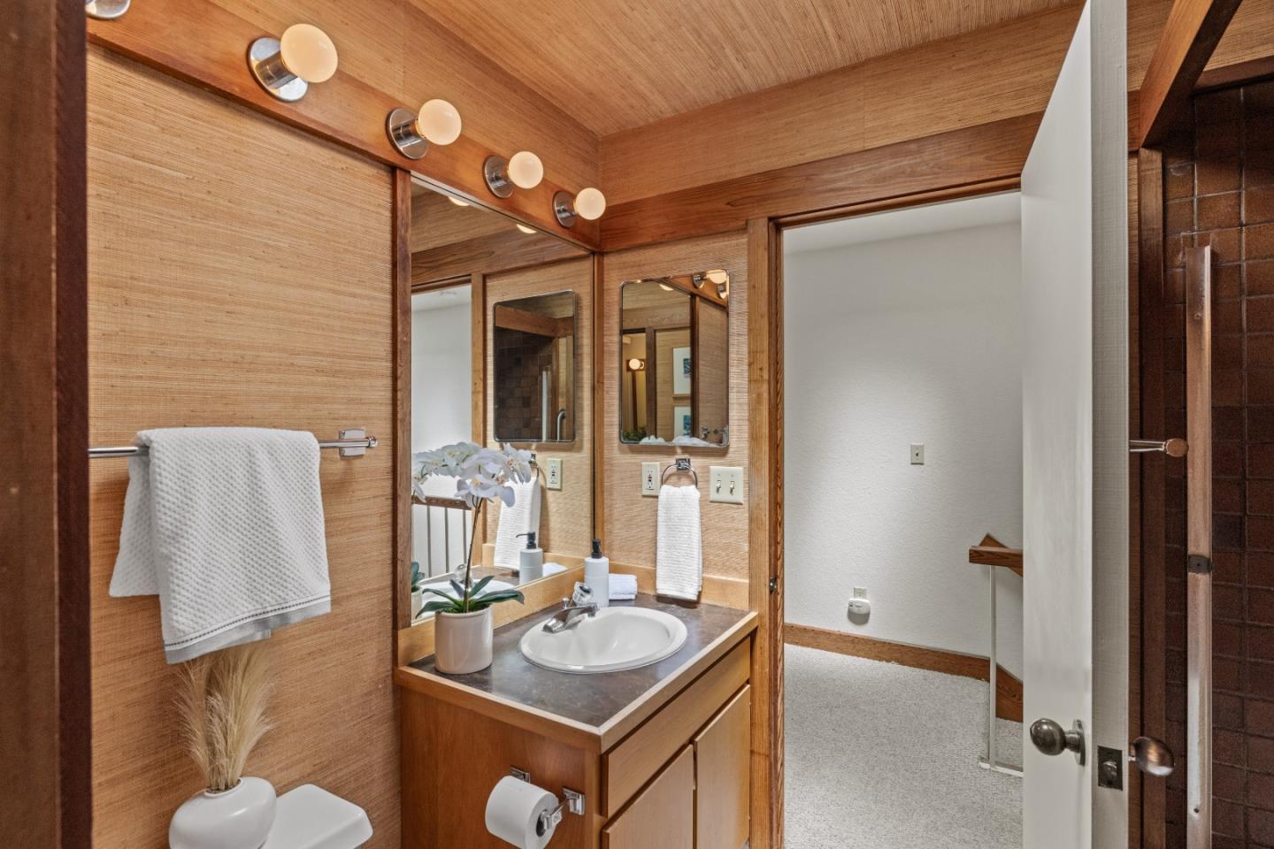 Detail Gallery Image 31 of 46 For 24520 Outlook Dr #8,  Carmel,  CA 93923 - 3 Beds | 2 Baths