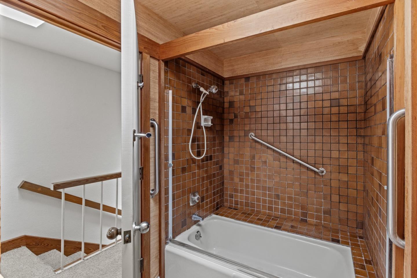Detail Gallery Image 32 of 46 For 24520 Outlook Dr #8,  Carmel,  CA 93923 - 3 Beds | 2 Baths