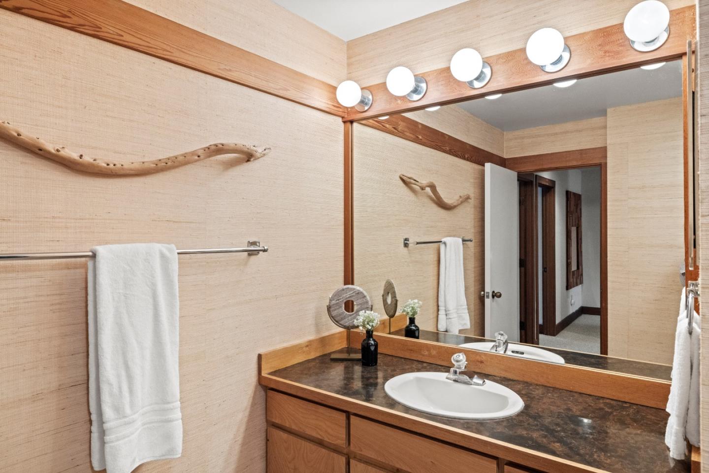 Detail Gallery Image 37 of 46 For 24520 Outlook Dr #8,  Carmel,  CA 93923 - 3 Beds | 2 Baths