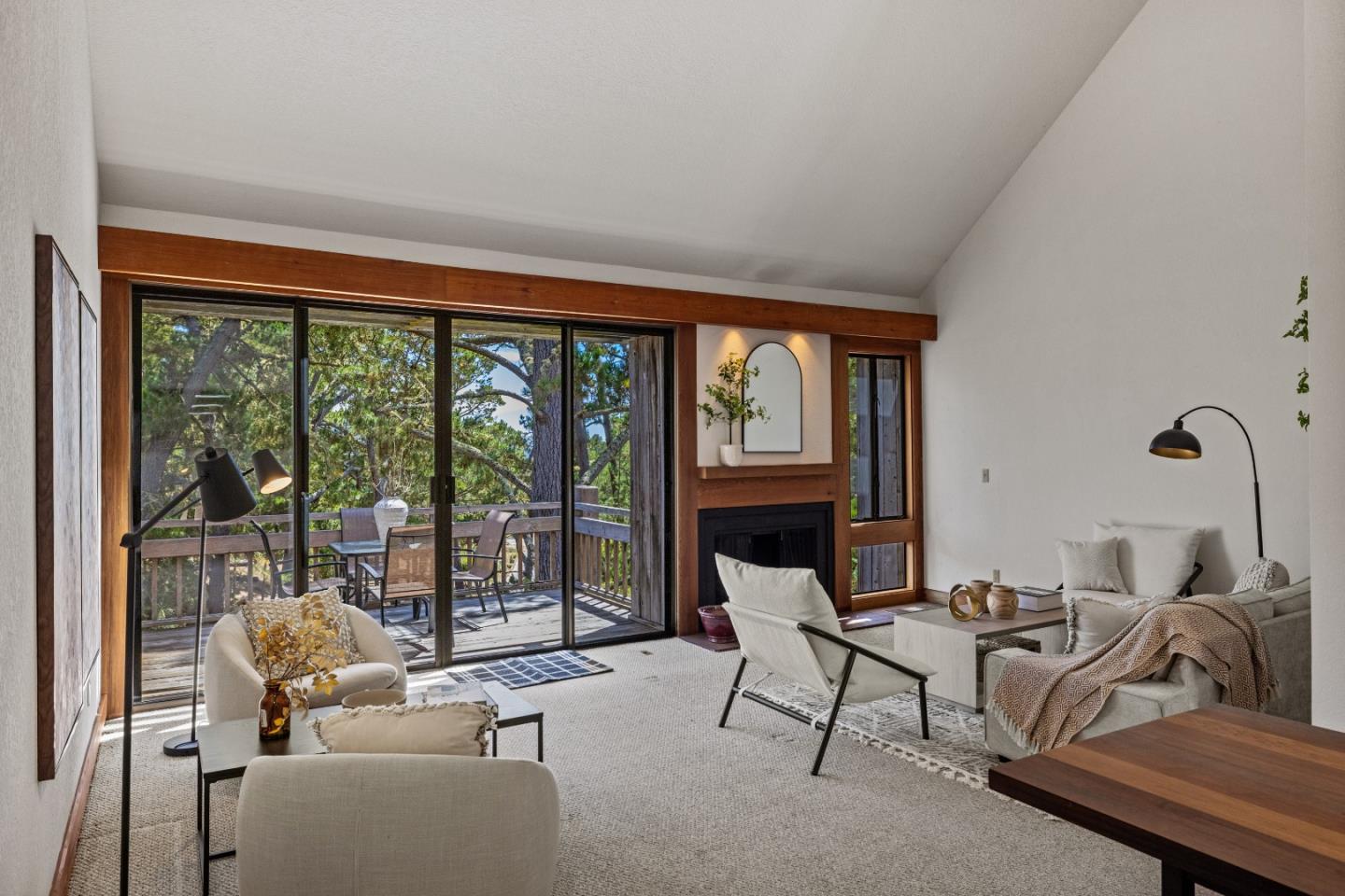 Detail Gallery Image 4 of 46 For 24520 Outlook Dr #8,  Carmel,  CA 93923 - 3 Beds | 2 Baths