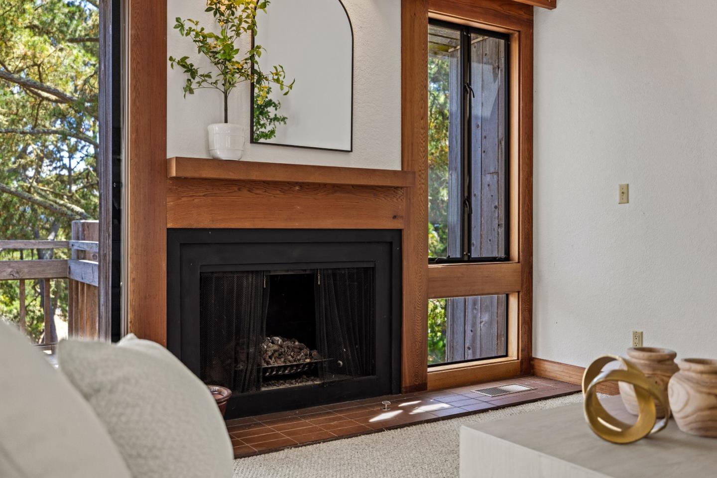 Detail Gallery Image 5 of 46 For 24520 Outlook Dr #8,  Carmel,  CA 93923 - 3 Beds | 2 Baths