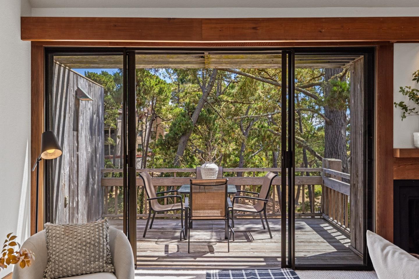 Detail Gallery Image 9 of 46 For 24520 Outlook Dr #8,  Carmel,  CA 93923 - 3 Beds | 2 Baths