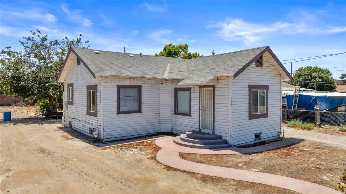 Detail Gallery Image 22 of 30 For 923 Goleta Way, Hanford,  CA 93230 - – Beds | – Baths