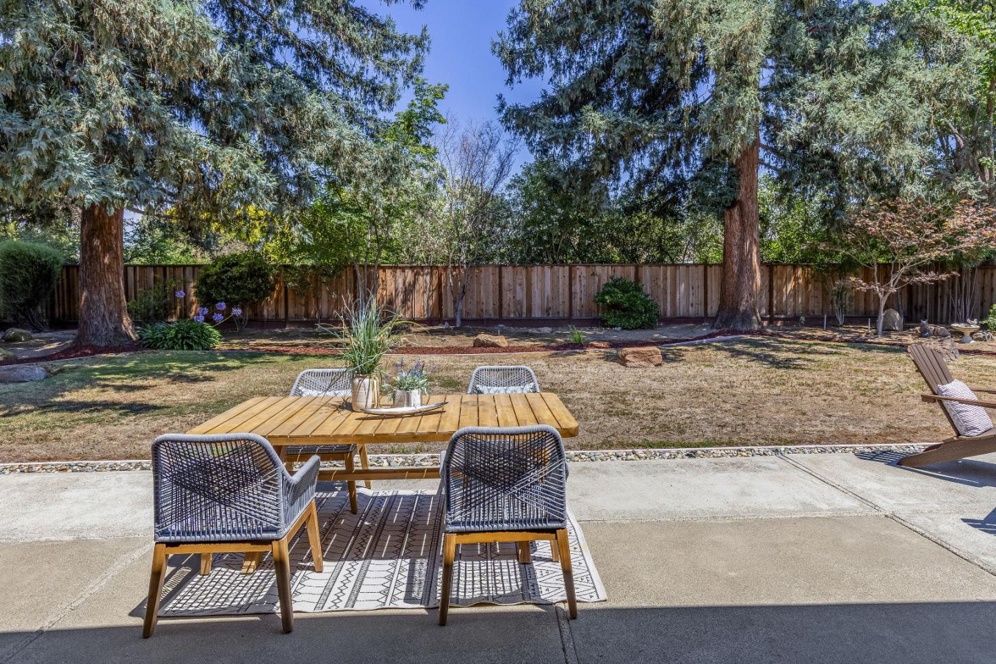 Detail Gallery Image 15 of 68 For 19269 De Havilland Dr, Saratoga,  CA 95070 - 5 Beds | 2 Baths