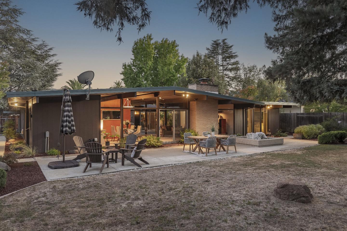 Detail Gallery Image 2 of 68 For 19269 De Havilland Dr, Saratoga,  CA 95070 - 5 Beds | 2 Baths