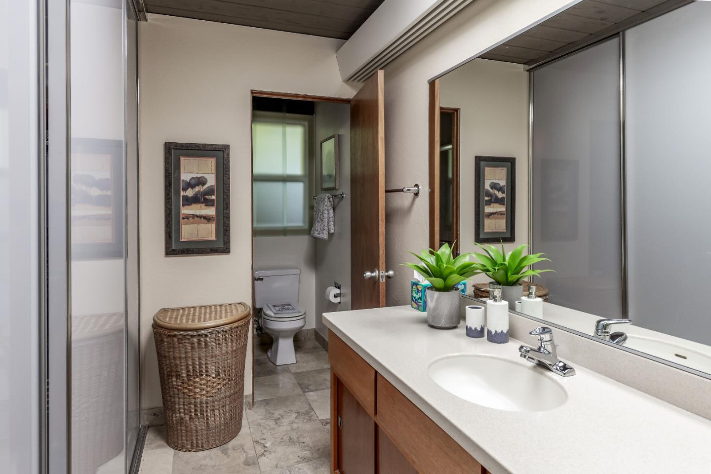 Detail Gallery Image 20 of 68 For 19269 De Havilland Dr, Saratoga,  CA 95070 - 5 Beds | 2 Baths