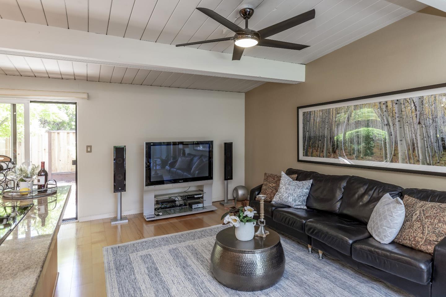 Detail Gallery Image 26 of 68 For 19269 De Havilland Dr, Saratoga,  CA 95070 - 5 Beds | 2 Baths
