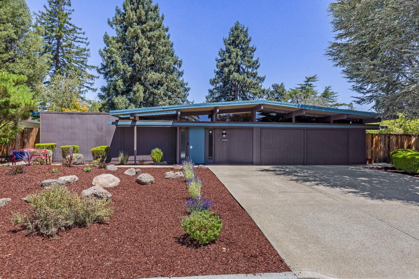 Detail Gallery Image 29 of 68 For 19269 De Havilland Dr, Saratoga,  CA 95070 - 5 Beds | 2 Baths