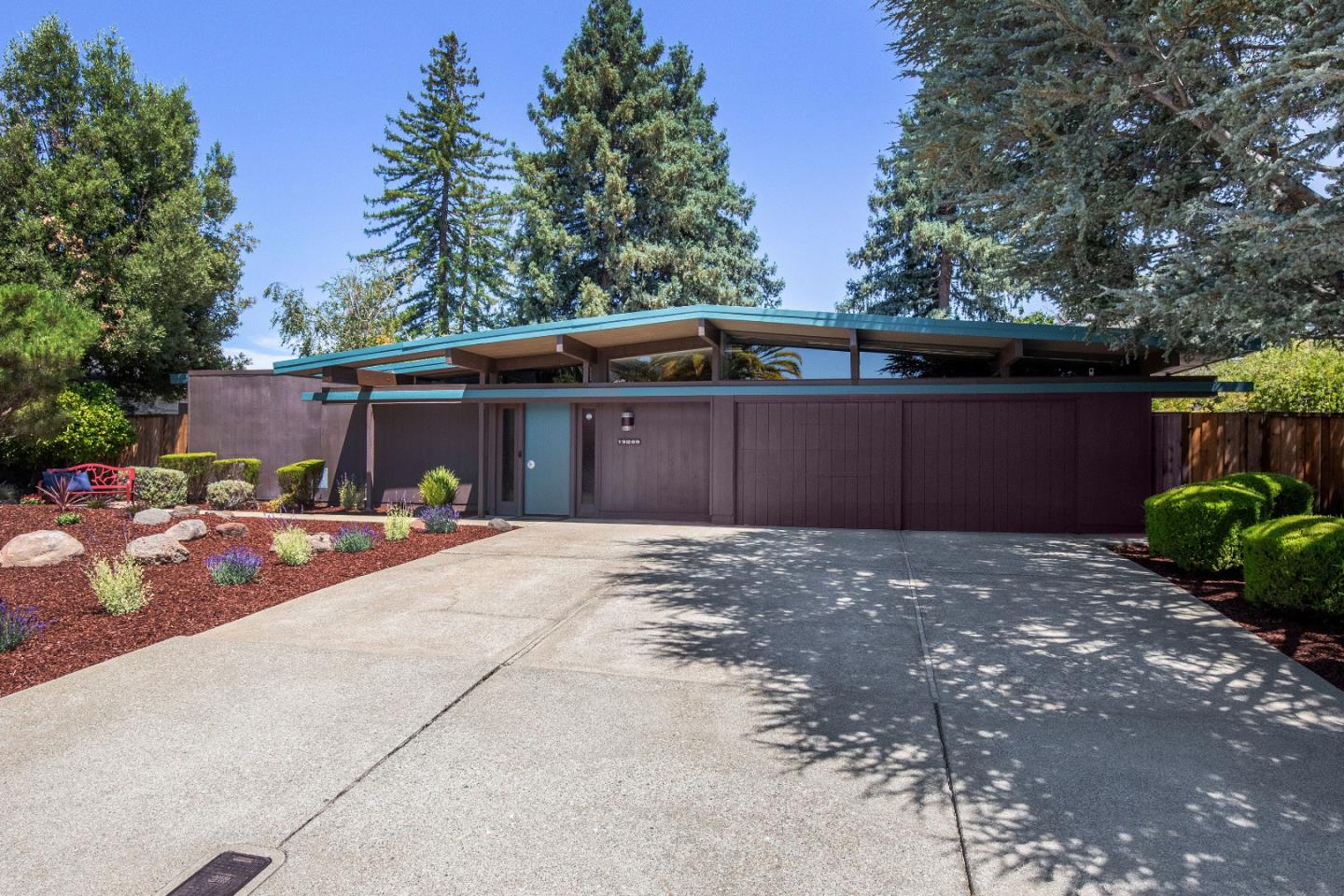 Detail Gallery Image 30 of 68 For 19269 De Havilland Dr, Saratoga,  CA 95070 - 5 Beds | 2 Baths