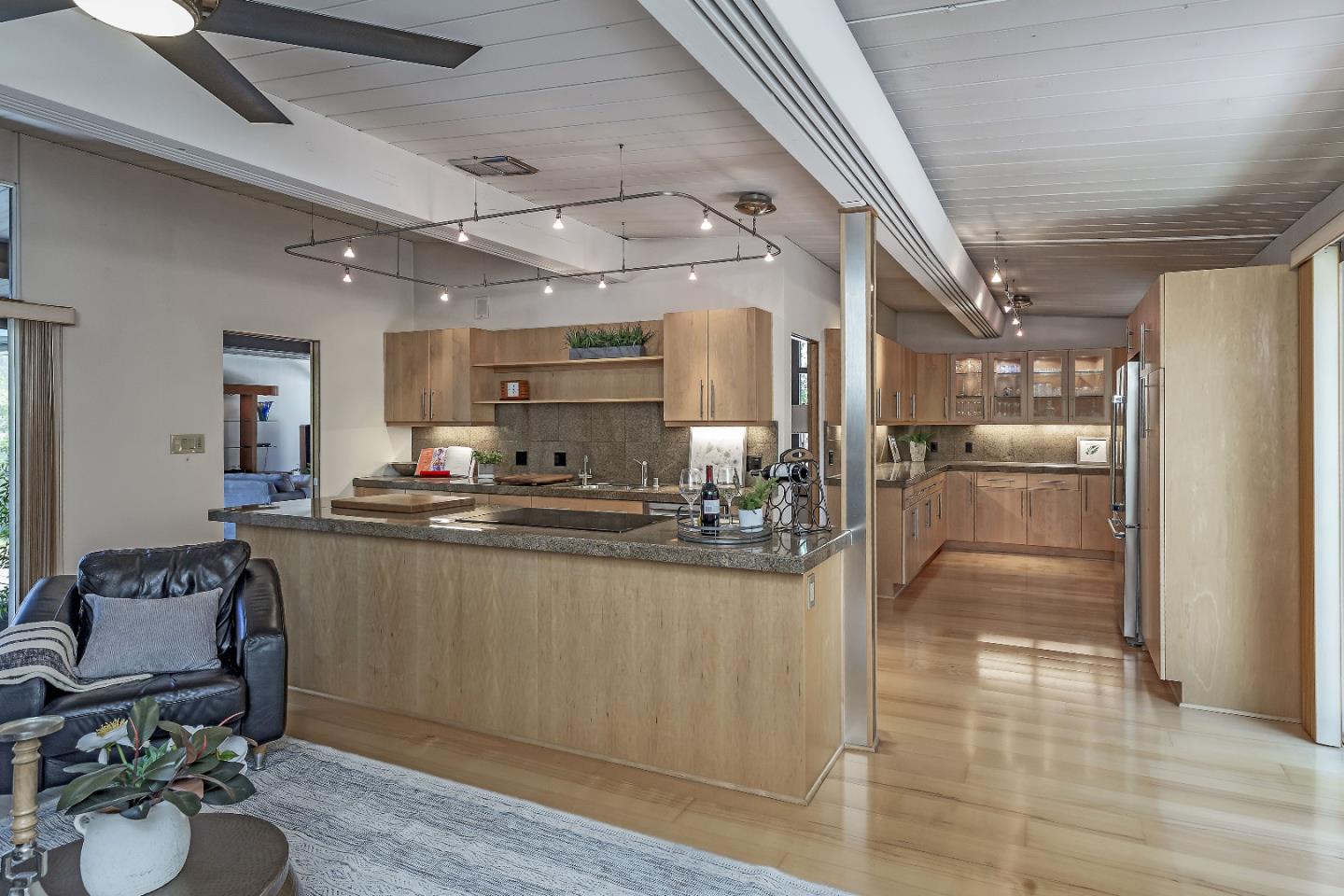Detail Gallery Image 32 of 68 For 19269 De Havilland Dr, Saratoga,  CA 95070 - 5 Beds | 2 Baths