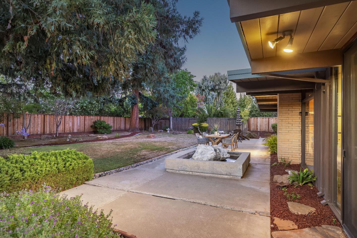 Detail Gallery Image 4 of 68 For 19269 De Havilland Dr, Saratoga,  CA 95070 - 5 Beds | 2 Baths