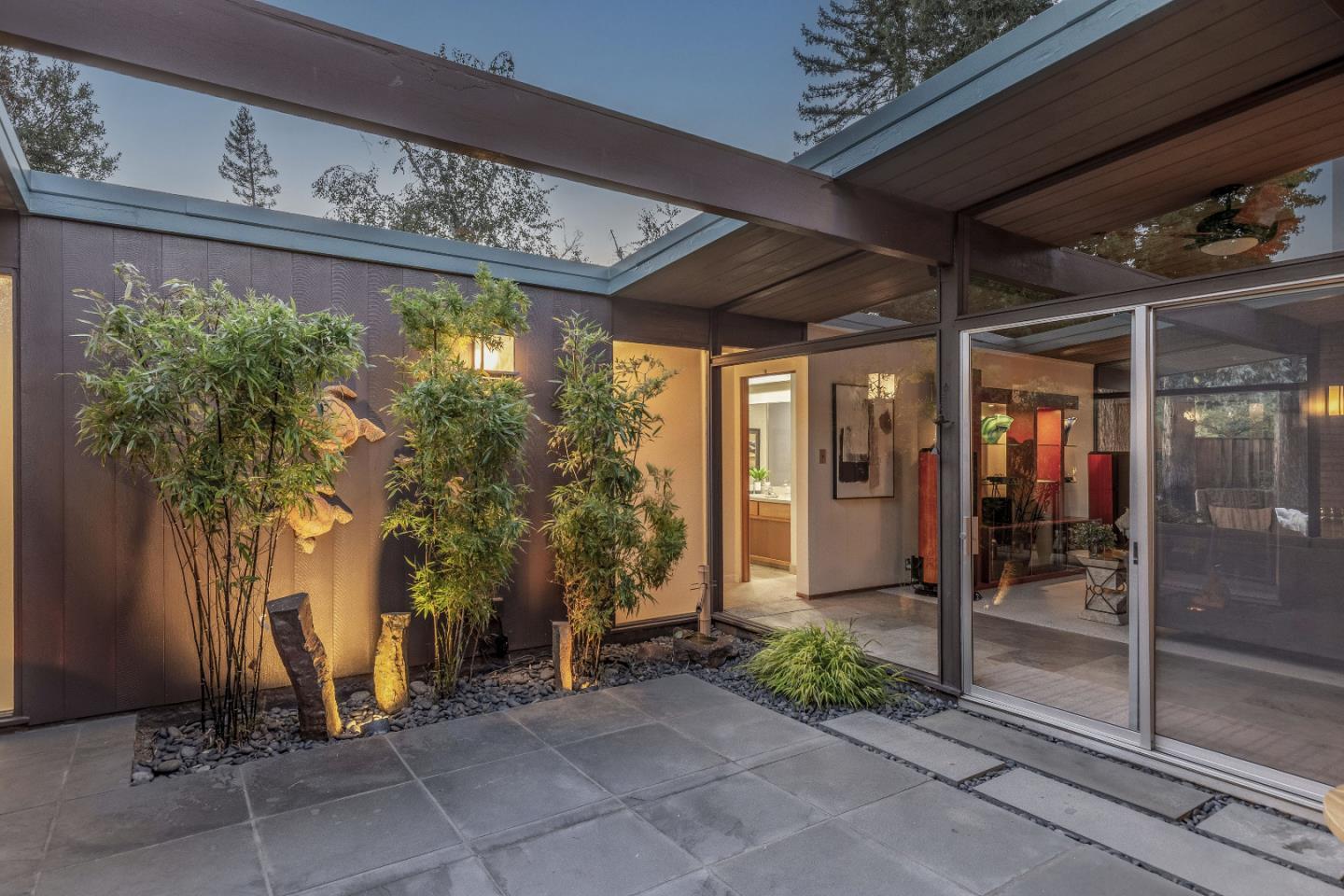 Detail Gallery Image 9 of 68 For 19269 De Havilland Dr, Saratoga,  CA 95070 - 5 Beds | 2 Baths