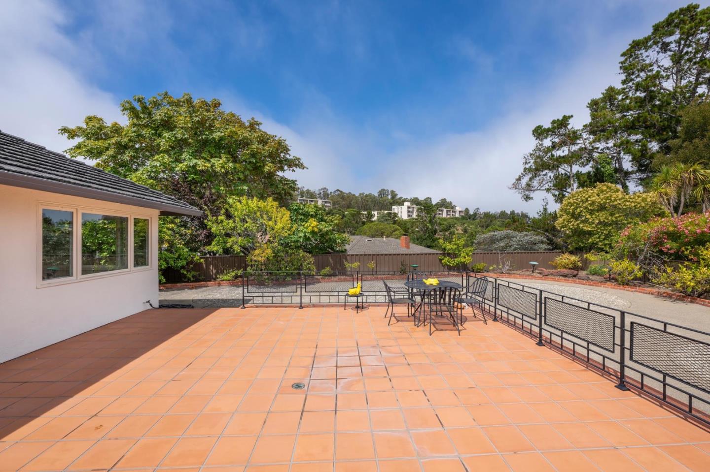 Detail Gallery Image 18 of 21 For 1394 Manzanita Dr, Millbrae,  CA 94030 - 3 Beds | 2 Baths
