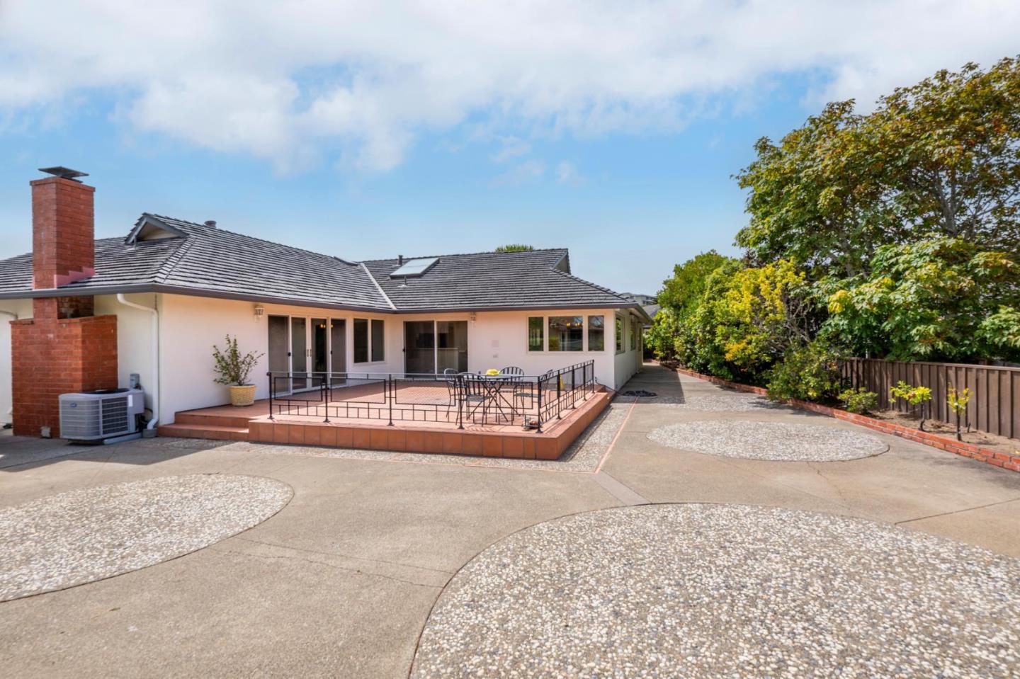 Detail Gallery Image 19 of 21 For 1394 Manzanita Dr, Millbrae,  CA 94030 - 3 Beds | 2 Baths