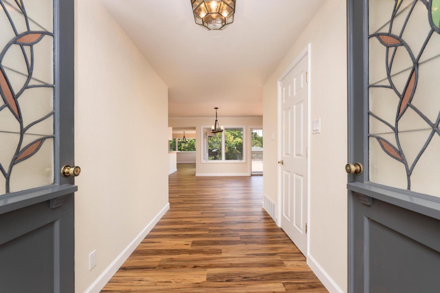 Detail Gallery Image 2 of 21 For 1394 Manzanita Dr, Millbrae,  CA 94030 - 3 Beds | 2 Baths