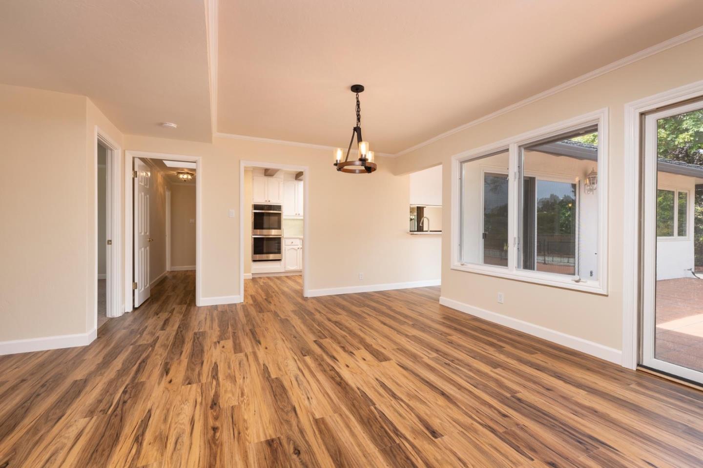 Detail Gallery Image 4 of 21 For 1394 Manzanita Dr, Millbrae,  CA 94030 - 3 Beds | 2 Baths