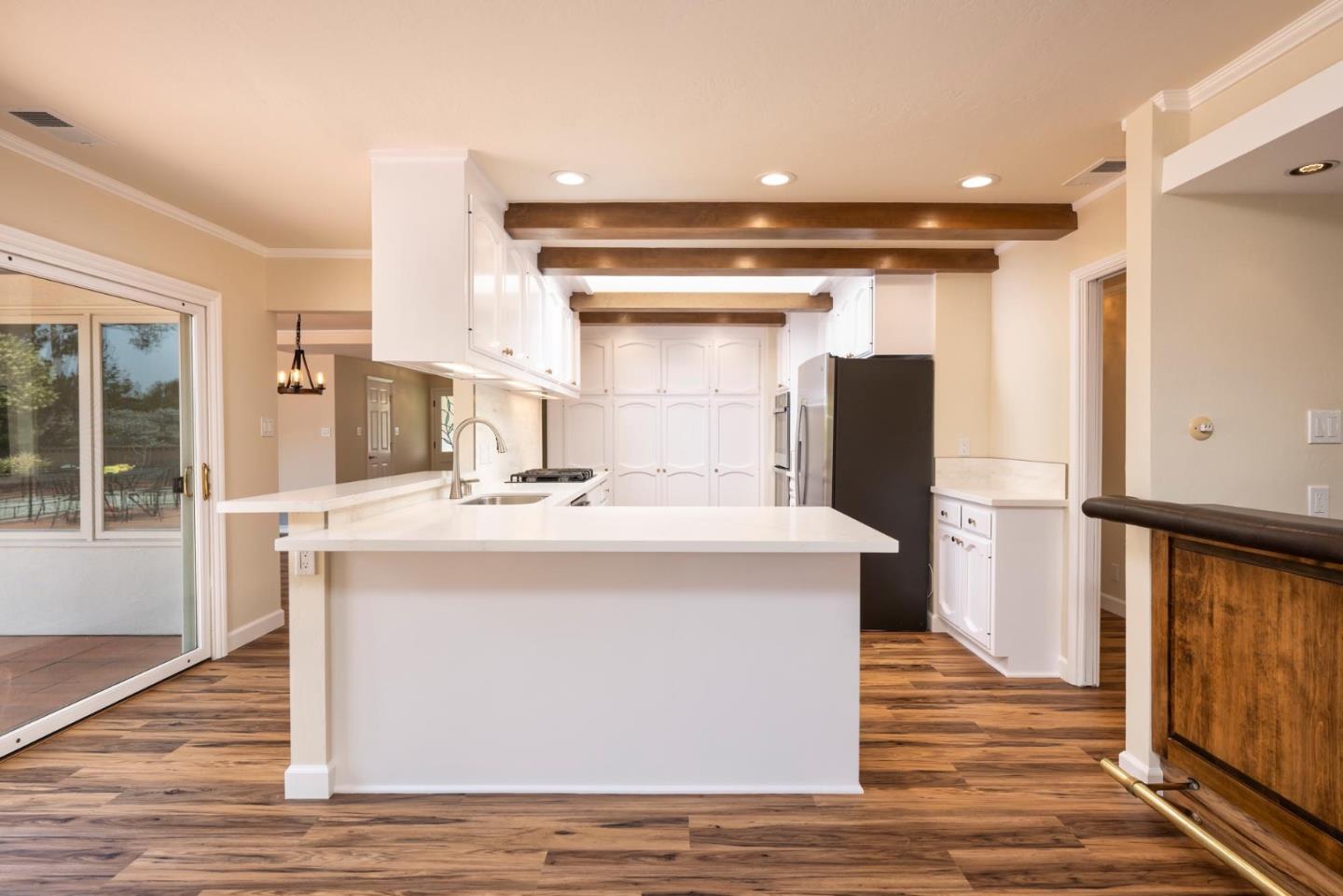 Detail Gallery Image 6 of 21 For 1394 Manzanita Dr, Millbrae,  CA 94030 - 3 Beds | 2 Baths