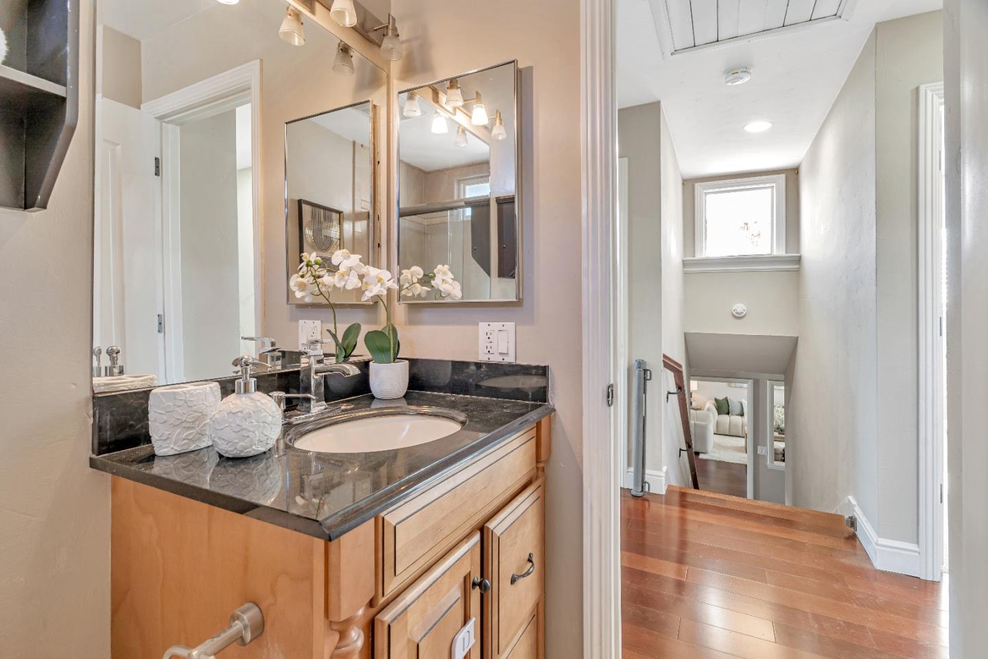Detail Gallery Image 11 of 18 For 145 Park Bolton Pl, San Jose,  CA 95136 - 5 Beds | 3/1 Baths