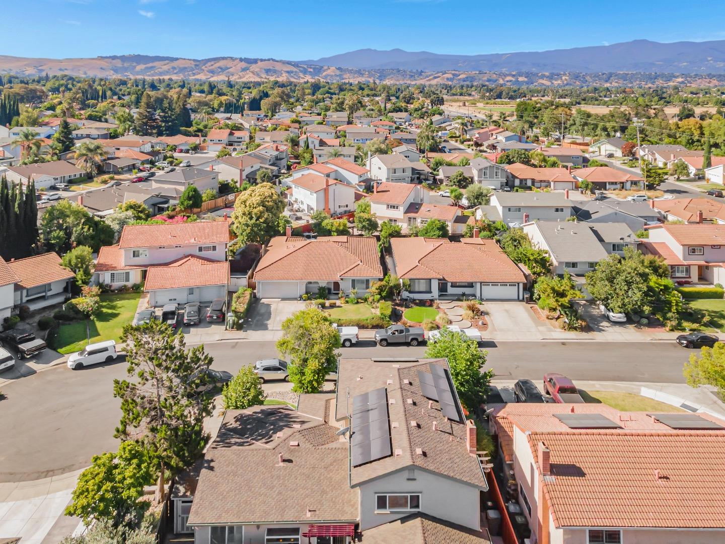 Detail Gallery Image 16 of 18 For 145 Park Bolton Pl, San Jose,  CA 95136 - 5 Beds | 3/1 Baths
