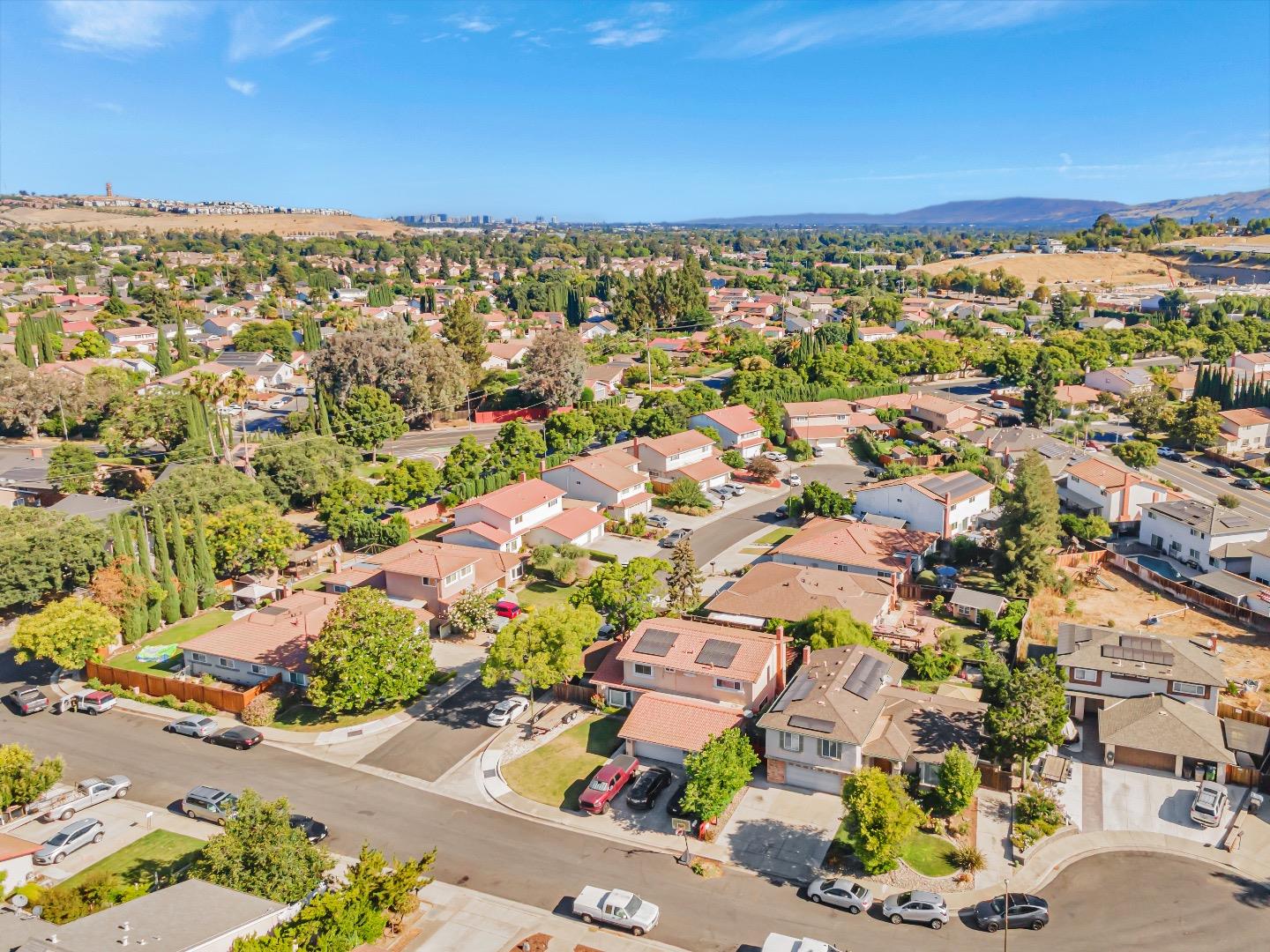 Detail Gallery Image 17 of 18 For 145 Park Bolton Pl, San Jose,  CA 95136 - 5 Beds | 3/1 Baths