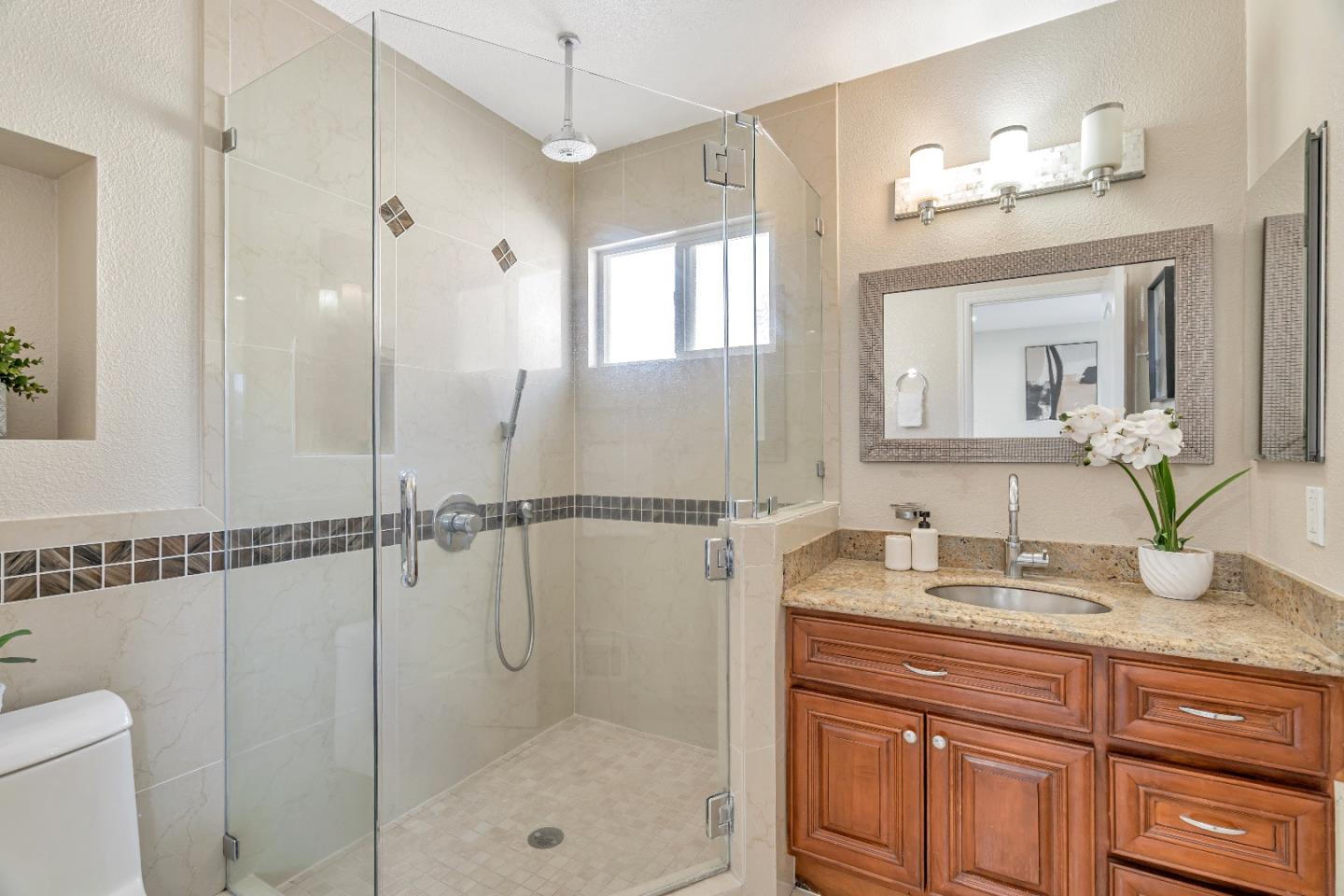 Detail Gallery Image 9 of 18 For 145 Park Bolton Pl, San Jose,  CA 95136 - 5 Beds | 3/1 Baths