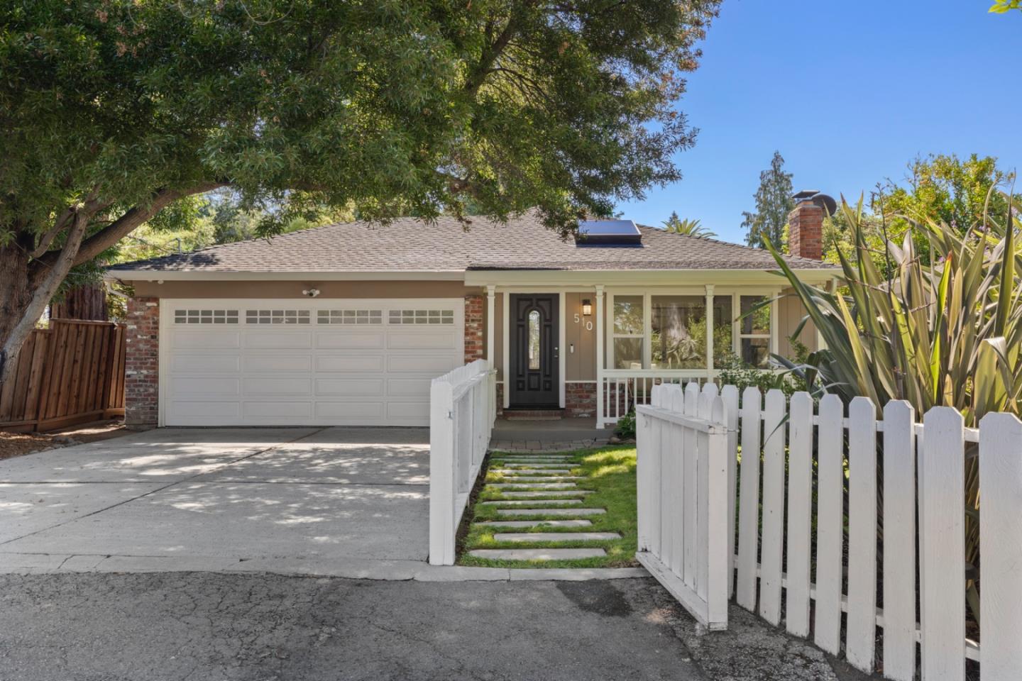 Detail Gallery Image 3 of 27 For 510 8th Ave, Menlo Park,  CA 94025 - 3 Beds | 1 Baths