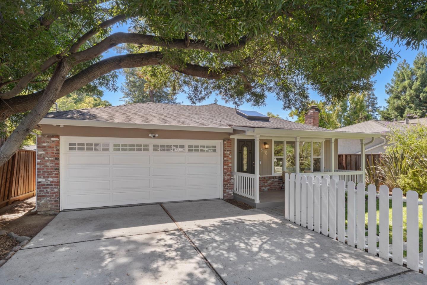 Detail Gallery Image 4 of 27 For 510 8th Ave, Menlo Park,  CA 94025 - 3 Beds | 1 Baths
