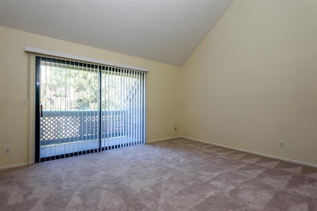 Detail Gallery Image 10 of 22 For 46 Cove Ln, Redwood City,  CA 94065 - 2 Beds | 2 Baths