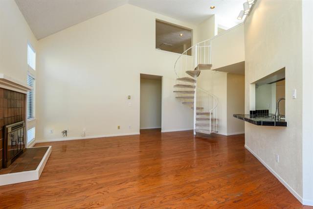 Detail Gallery Image 6 of 22 For 46 Cove Ln, Redwood City,  CA 94065 - 2 Beds | 2 Baths