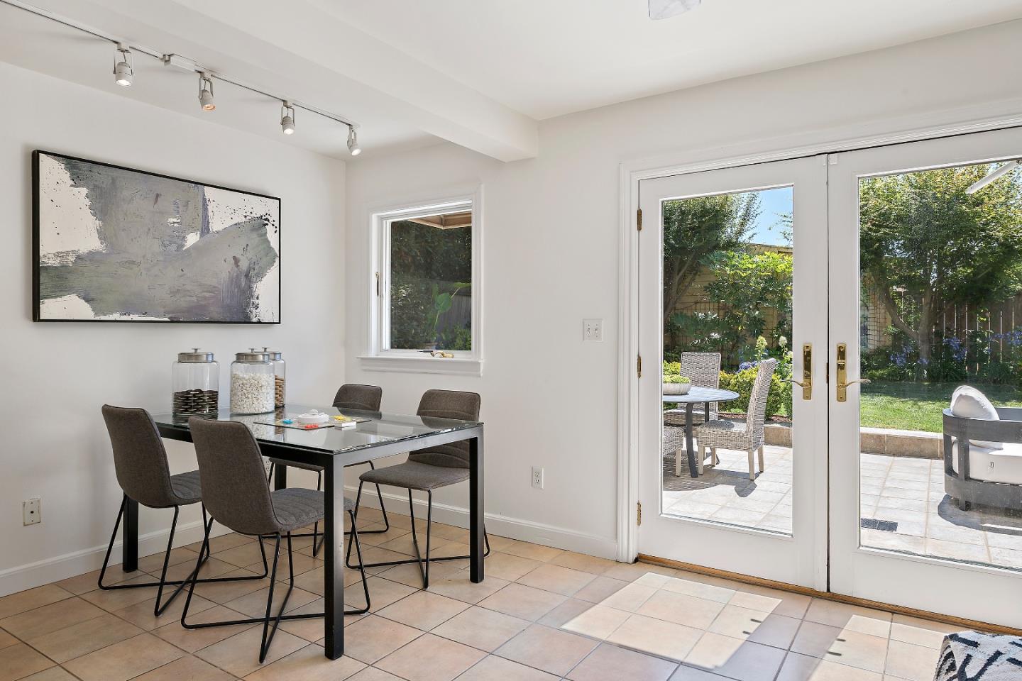 Detail Gallery Image 17 of 27 For 908 S Grant St, San Mateo,  CA 94402 - 2 Beds | 2 Baths