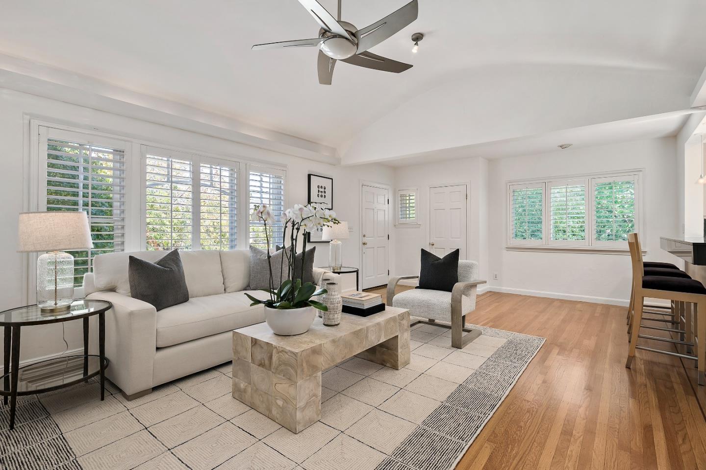 Detail Gallery Image 3 of 27 For 908 S Grant St, San Mateo,  CA 94402 - 2 Beds | 2 Baths