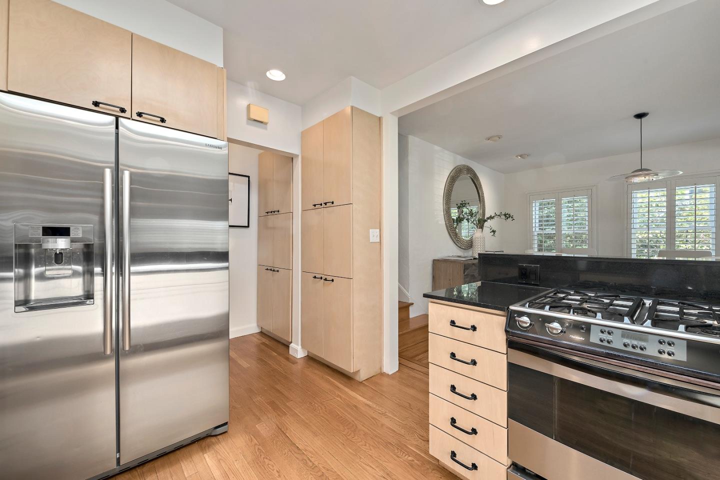 Detail Gallery Image 8 of 27 For 908 S Grant St, San Mateo,  CA 94402 - 2 Beds | 2 Baths