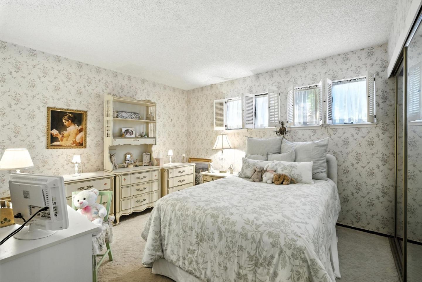 Detail Gallery Image 15 of 34 For 80 Marinero Cir, Tiburon,  CA 94920 - 2 Beds | 2/1 Baths