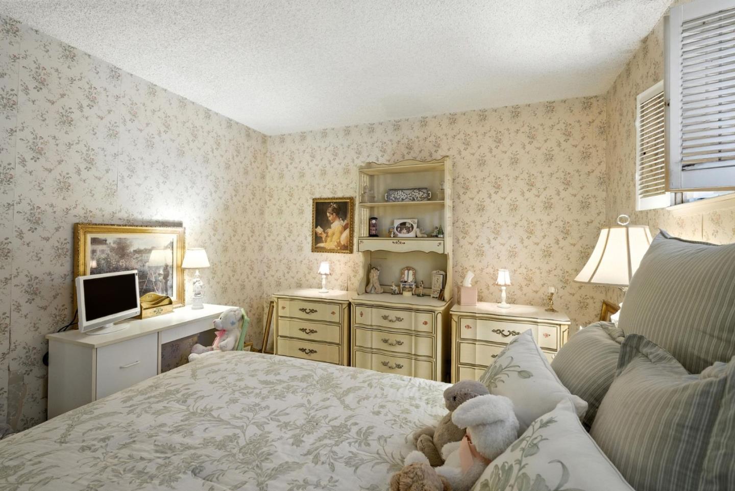 Detail Gallery Image 17 of 34 For 80 Marinero Cir, Tiburon,  CA 94920 - 2 Beds | 2/1 Baths
