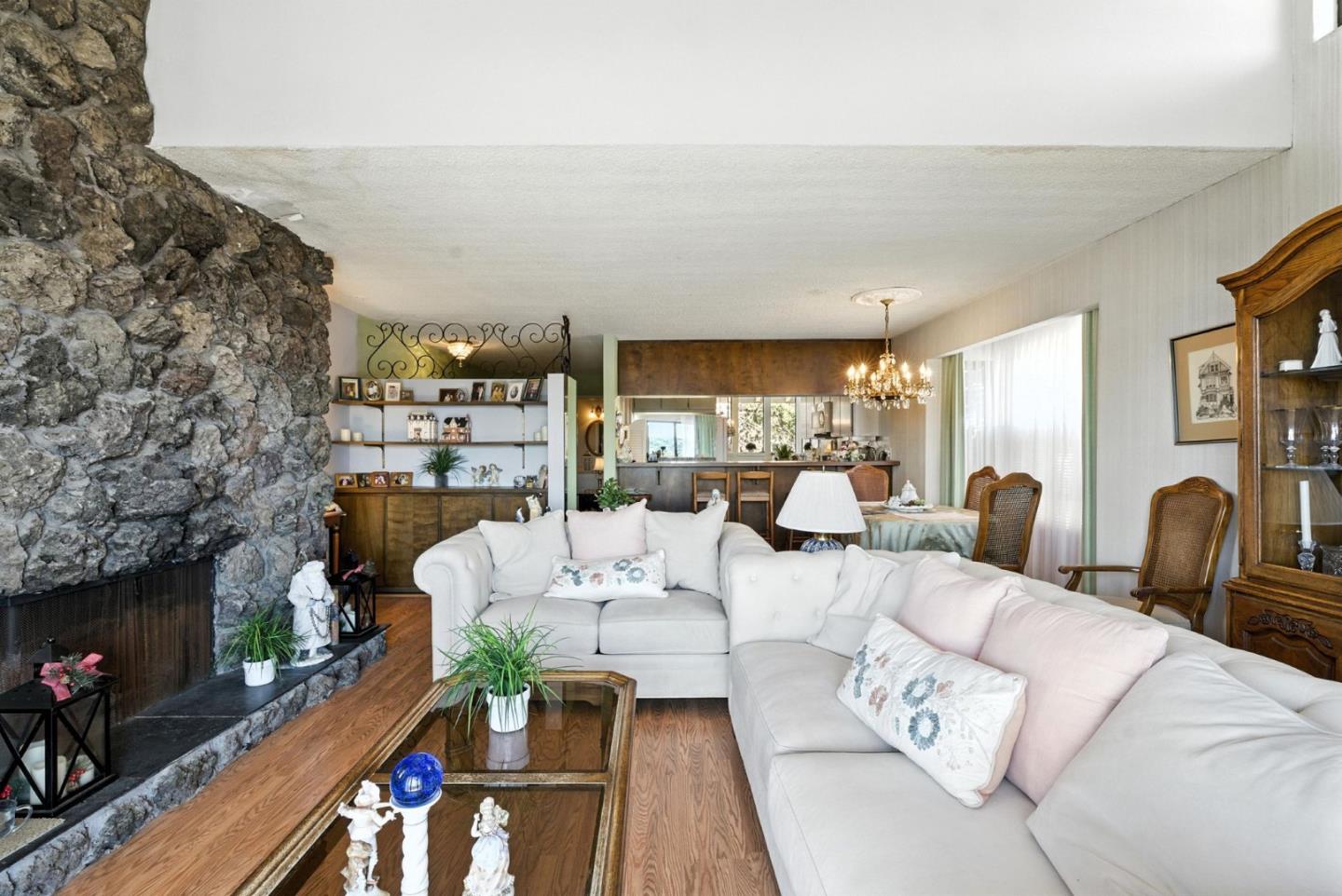 Detail Gallery Image 2 of 34 For 80 Marinero Cir, Tiburon,  CA 94920 - 2 Beds | 2/1 Baths