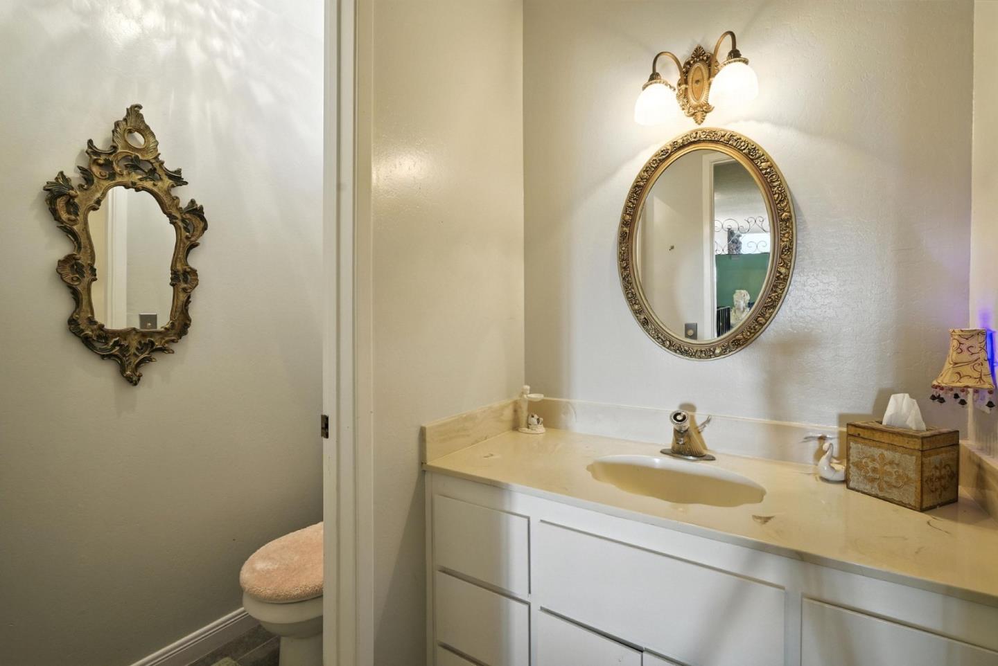 Detail Gallery Image 24 of 34 For 80 Marinero Cir, Tiburon,  CA 94920 - 2 Beds | 2/1 Baths